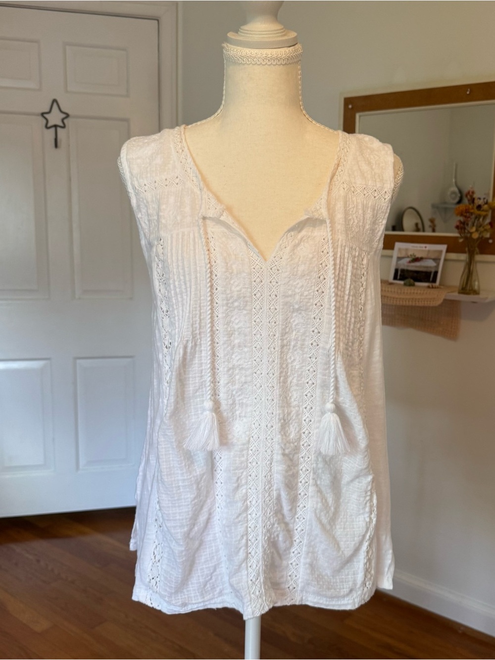 Lucky Brand White Feminine Boho Embroidered Lace Tank Top w/Tie Tassels Sz Med